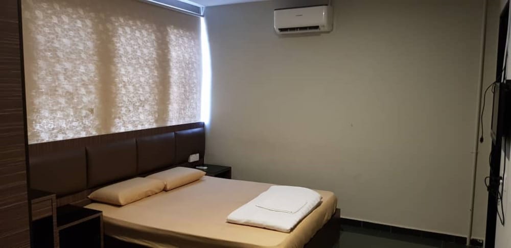Double Room - Photo 5