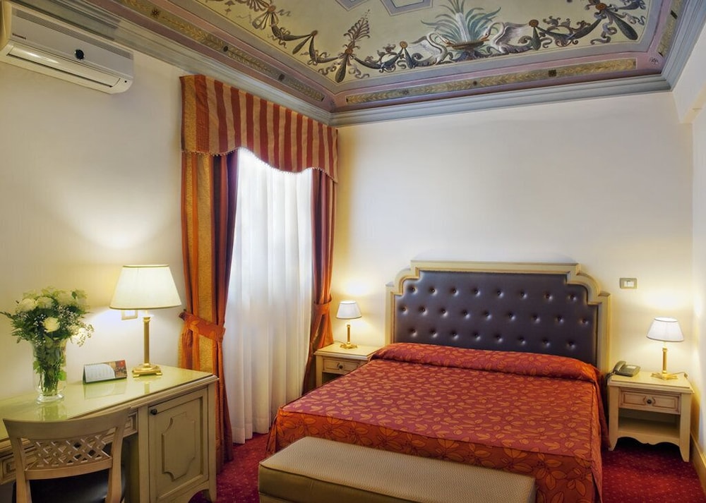 Standard Double Room - Photo 1