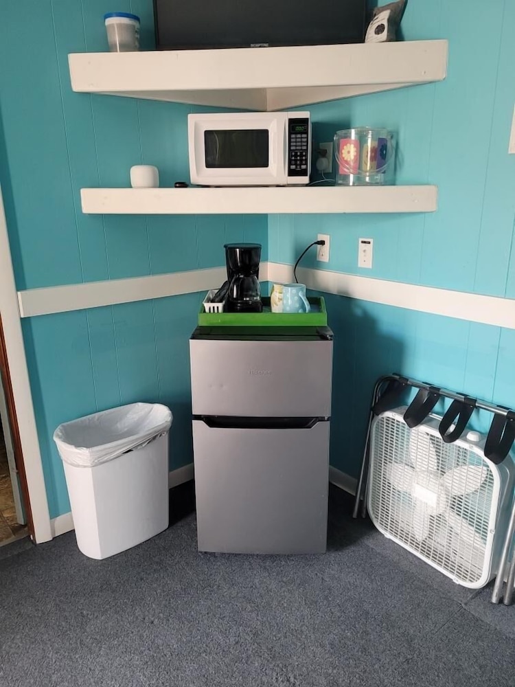 Suite, 2 Bedrooms, Refrigerator & Microwave photo 3