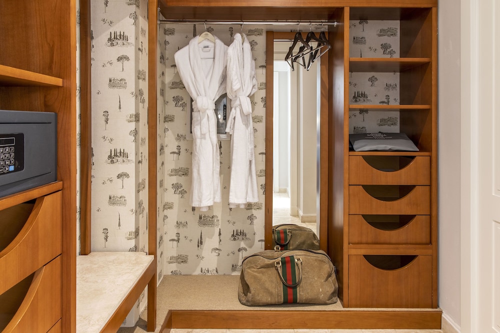 Deluxe Room - Photo 4