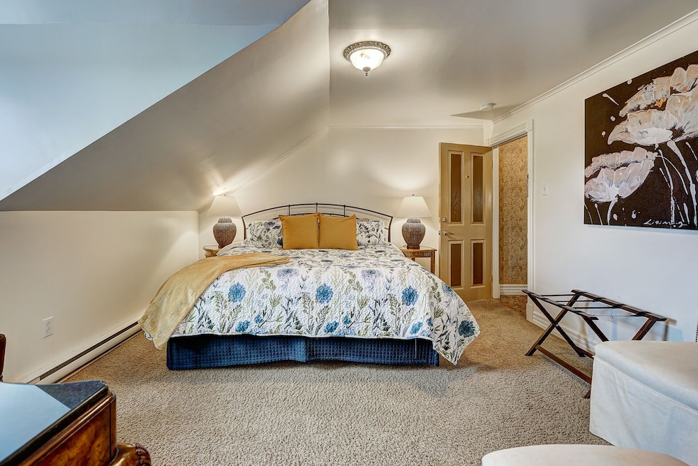 Room, 1 King Bed, Partial Ocean View (Warren) photo 1