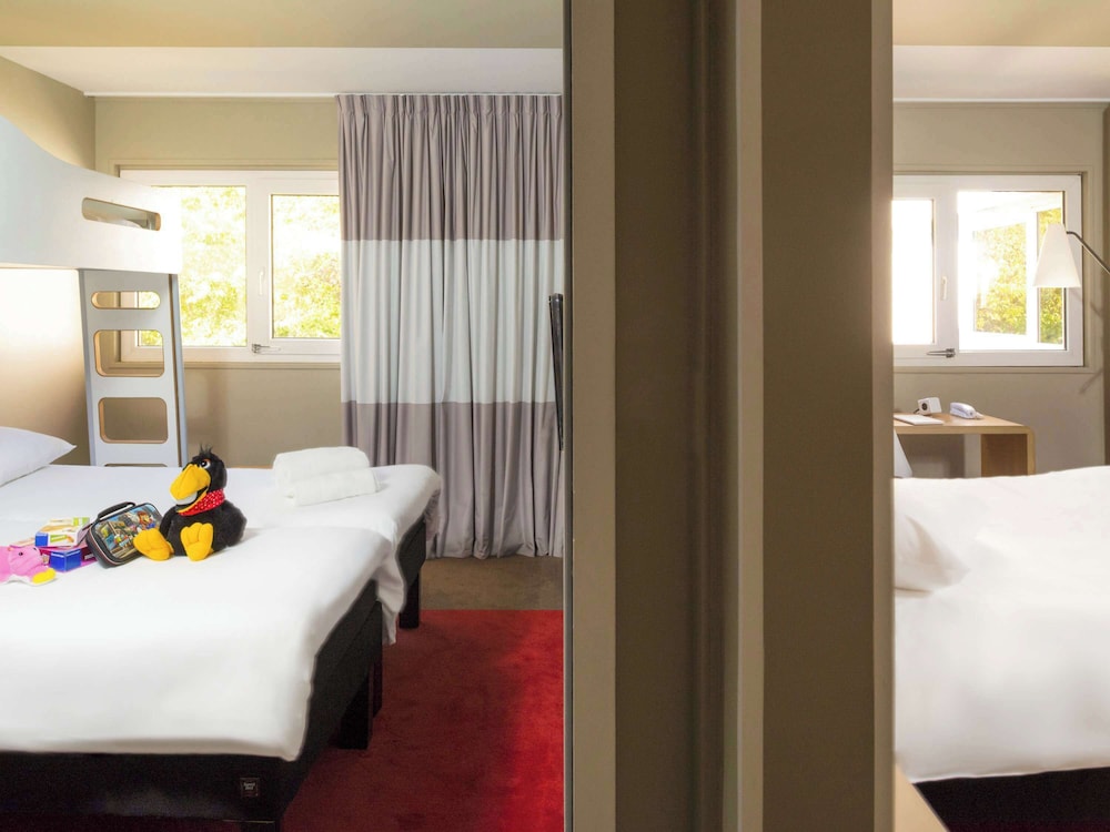 Family Suite, Multiple Beds - Photo 5