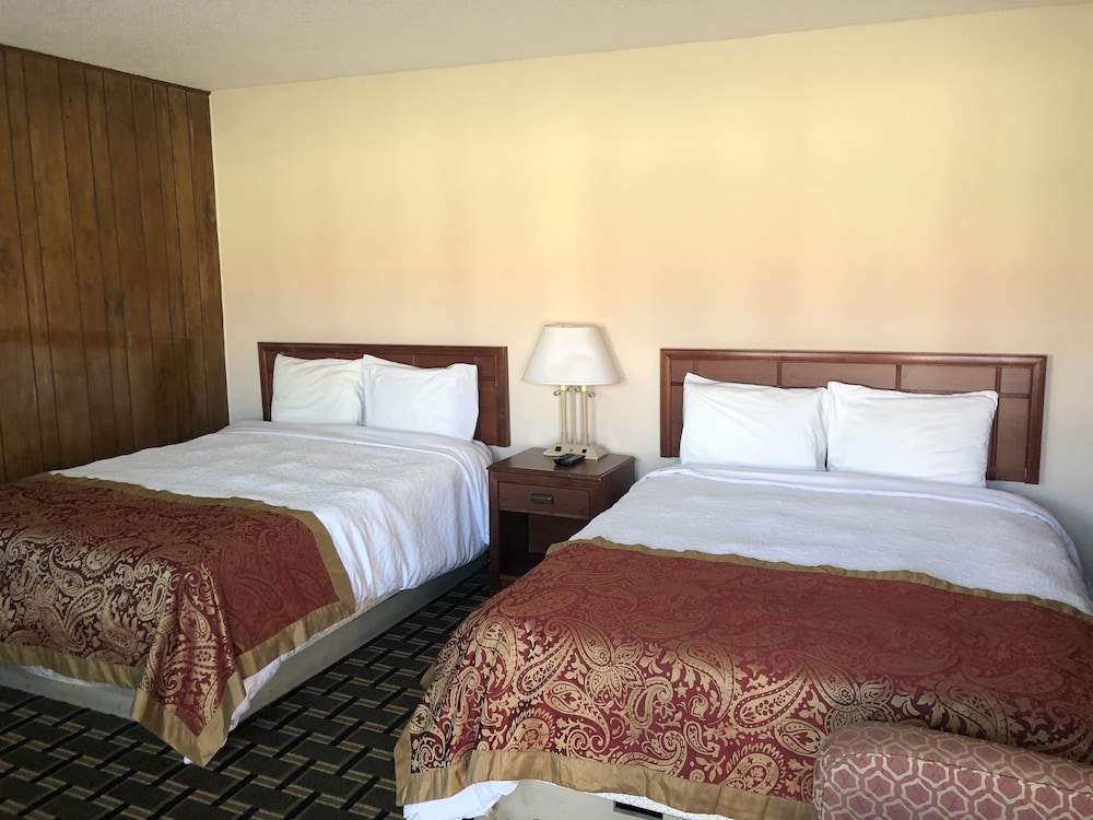 Economy Double Or Twin Room photo 3