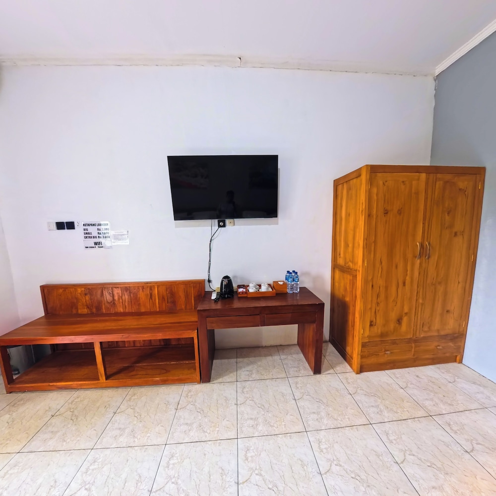 Family Room - Photo 14