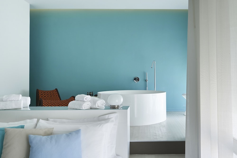 Deluxe Triple Room, Terrace, Sea View photo 2