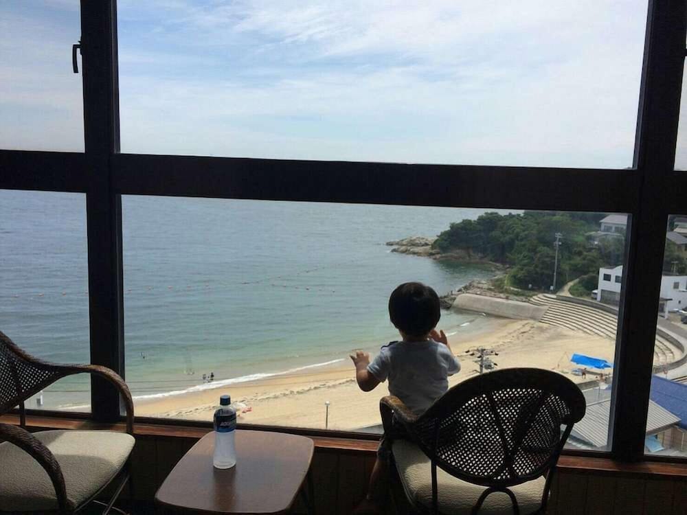 Standard Quadruple Room, Beach View, Beachfront (with Private Toilet) photo 3