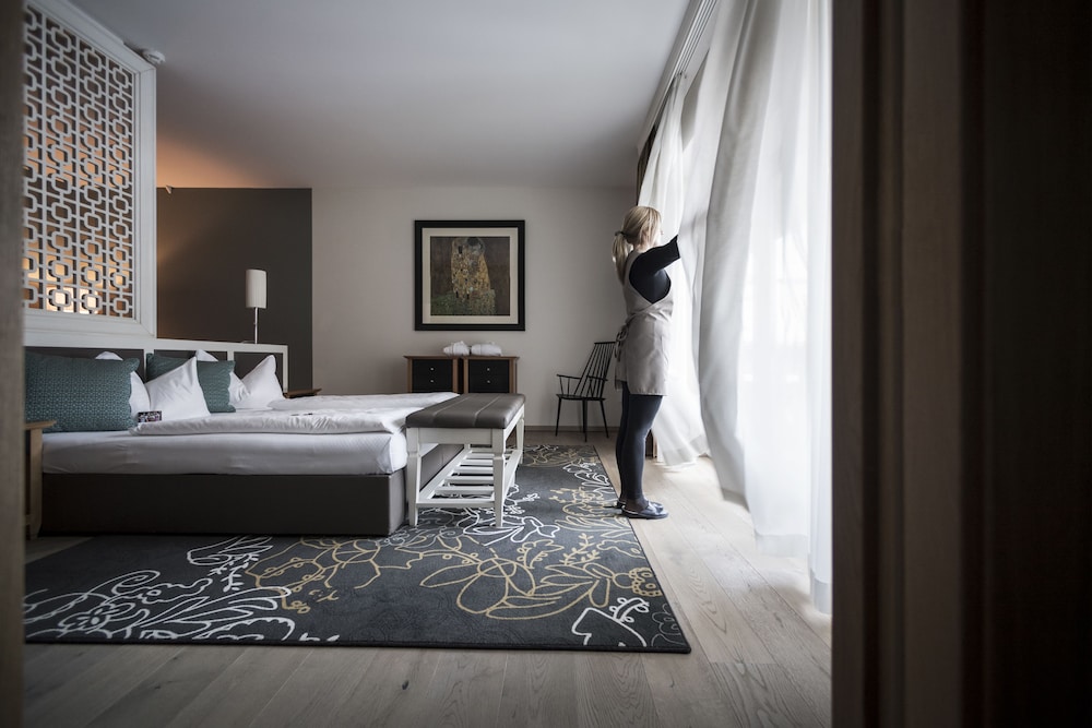 Deluxe Suite photo 2