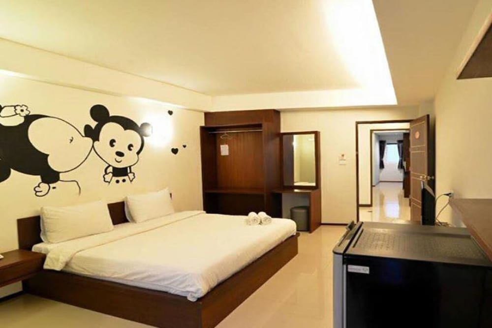 Standard King Room photo 3
