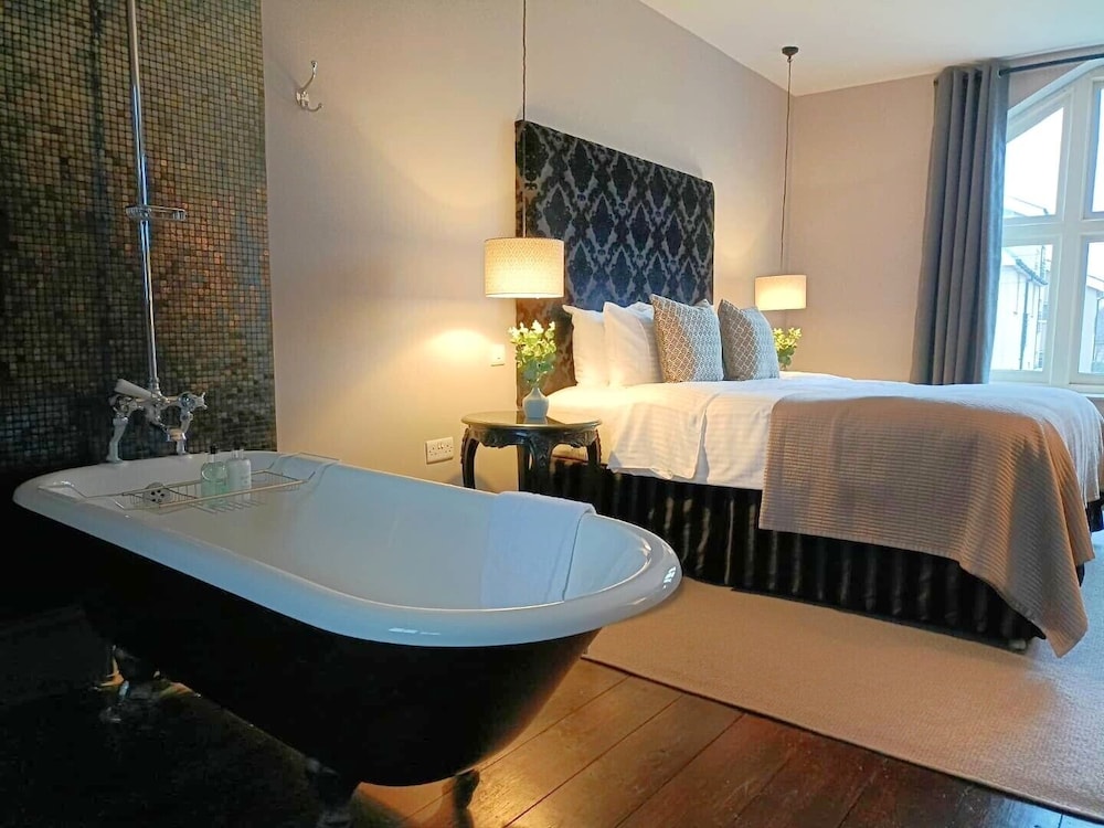 Deluxe Room, 1 King Bed