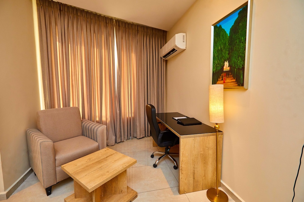 Luxury Twin Room - Photo 10