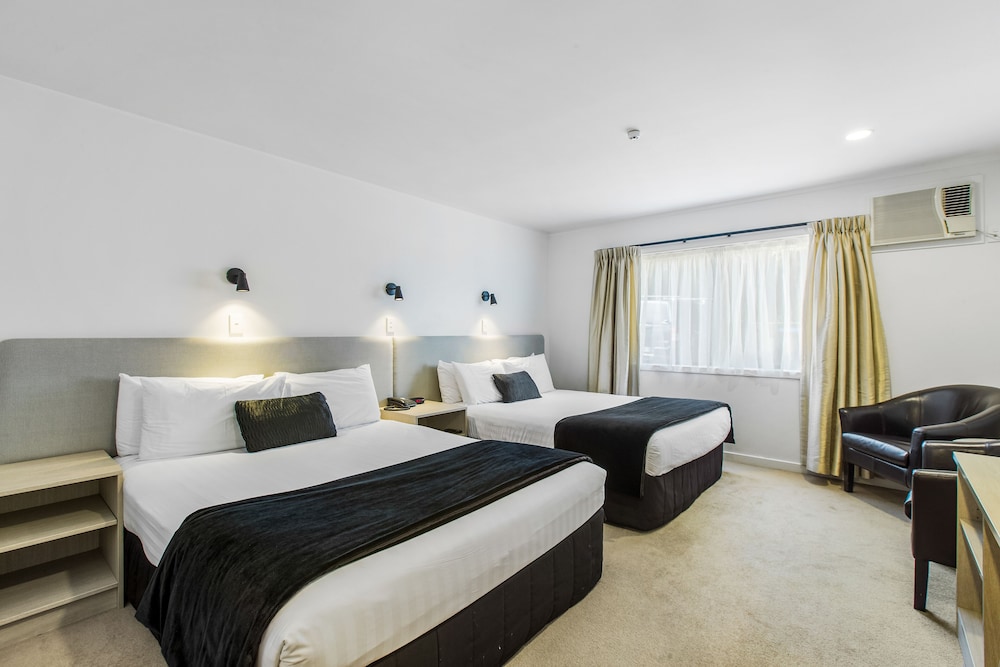Deluxe Room, 2 Queen Beds - Photo 2
