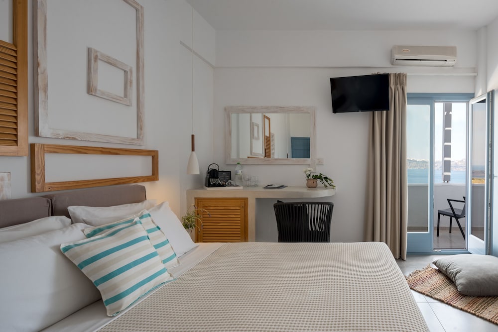 Superior Room, Sea View - Photo 3