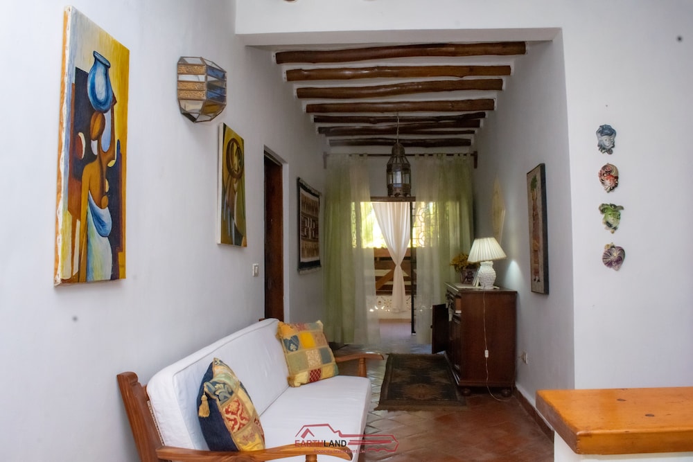 Luxury Villa photo 2