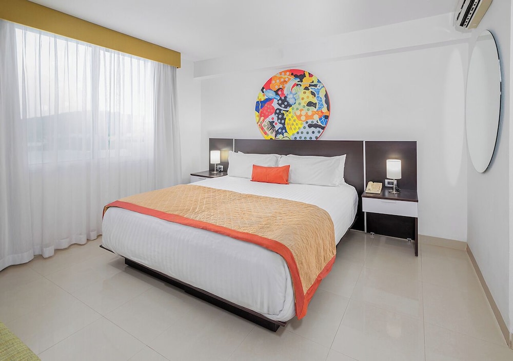 Standard Room, 1 King Bed - Photo 1