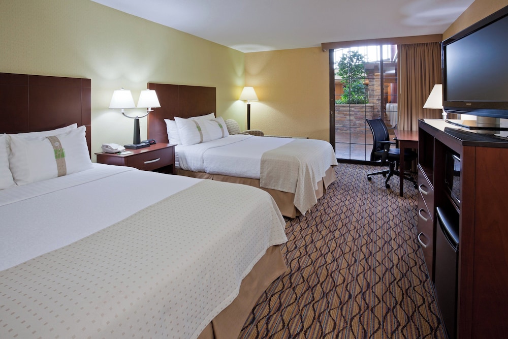 Premium Room, 2 Queen Beds, Pool Access - Photo 2