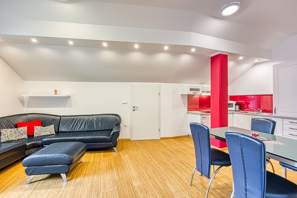 Family Apartment, 1 Bedroom, Mountainside (Wellness Suite Rose)