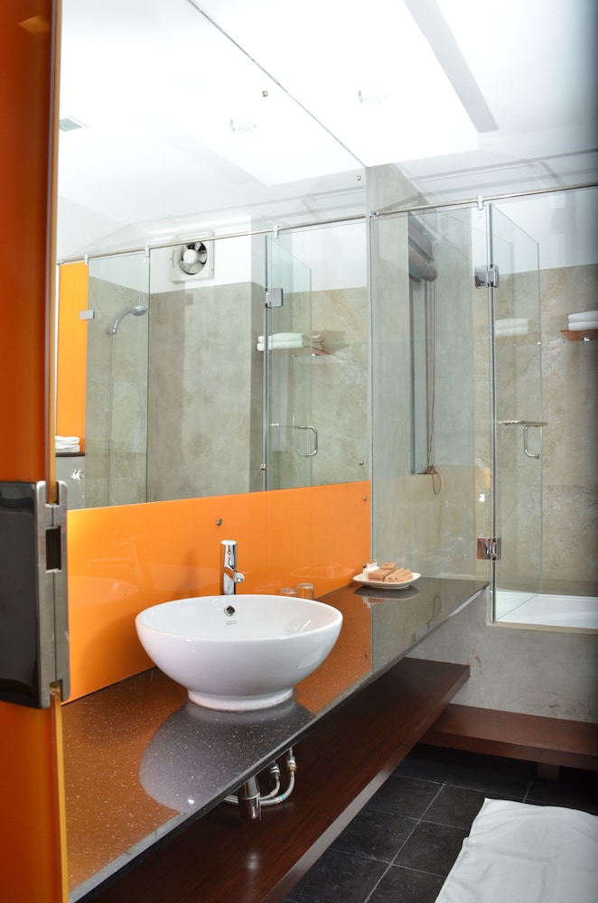 Deluxe Double Room - Photo 14