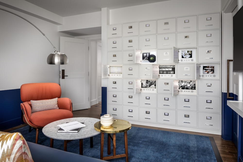 Suite, Multiple Beds (John Lennon Yoko Ono)