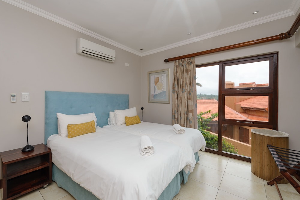 Luxury Villa, 4 Bedrooms photo 2