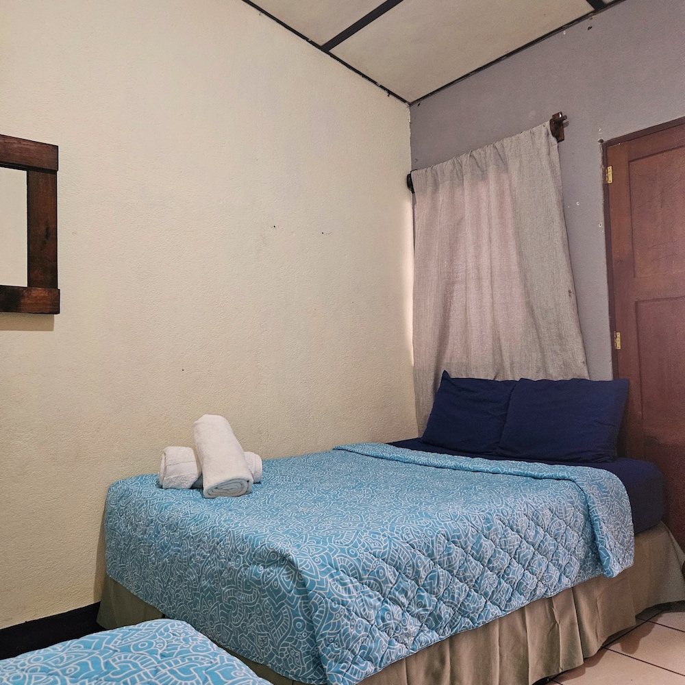 Standard Room, 2 Double Beds, Private Bathroom photo 2