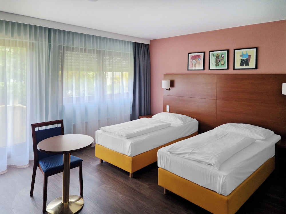 Standard Room, 2 Twin Beds - Photo 5