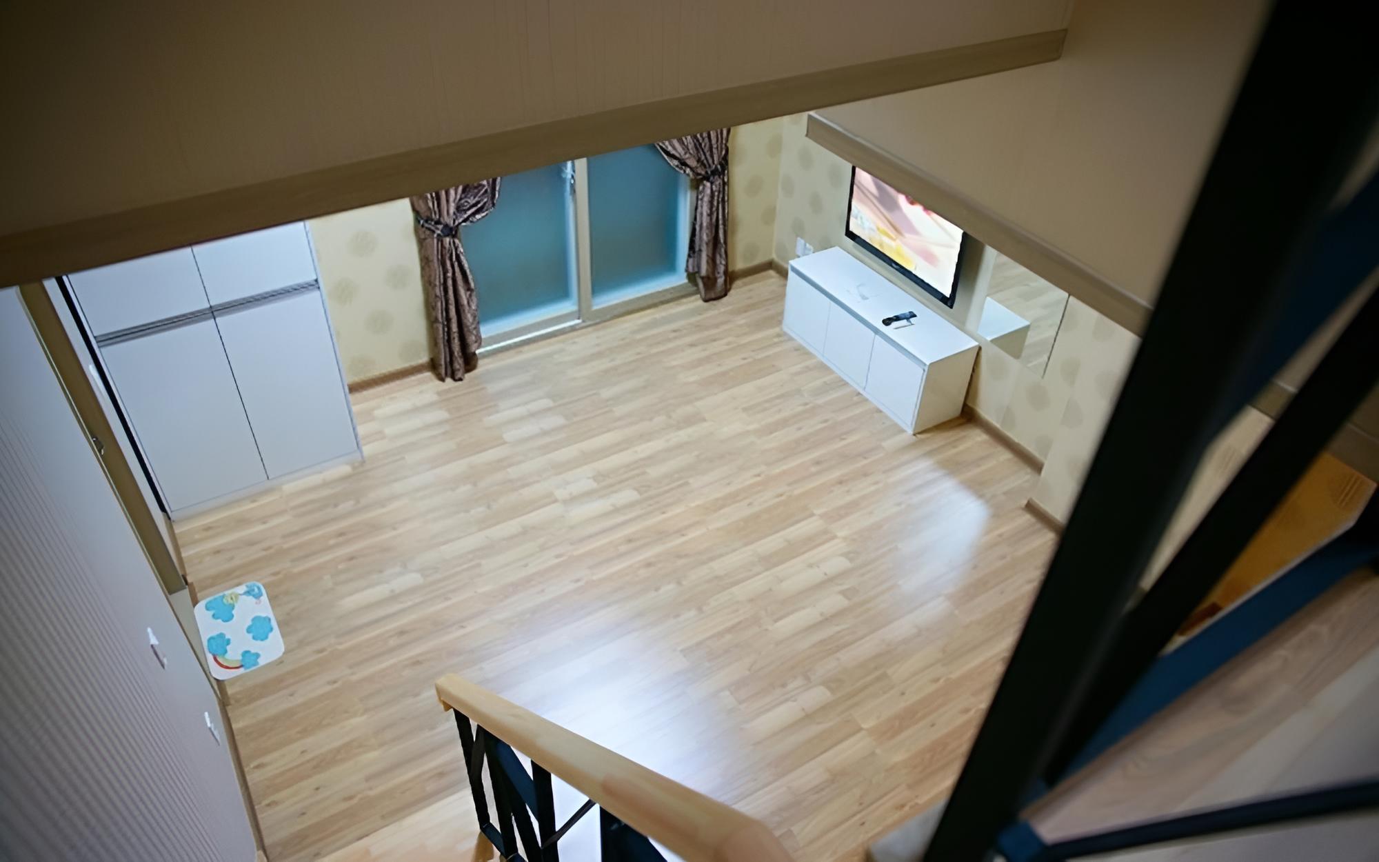 Room (60m Duplex - Room 307) - Photo 4