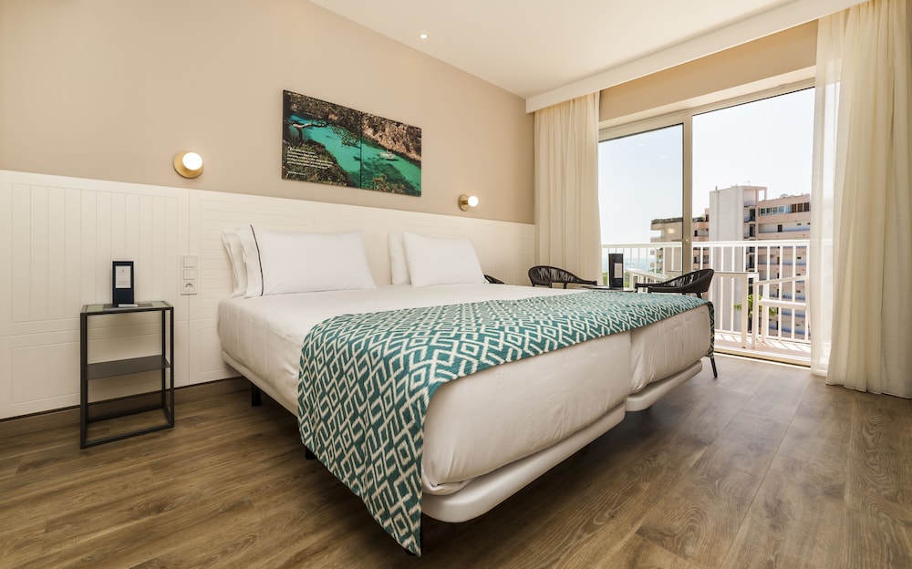 Double Room, Balcony