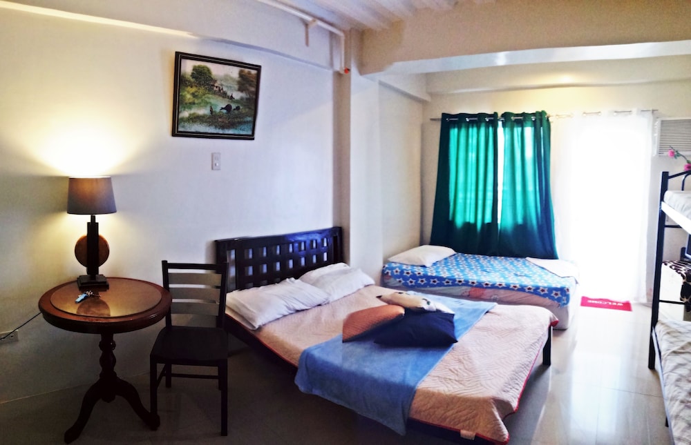 Family Quadruple Room photo 1