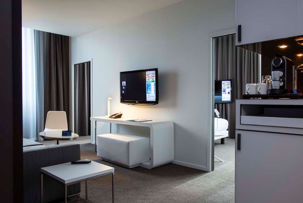 Suite, 1 Bedroom photo 2
