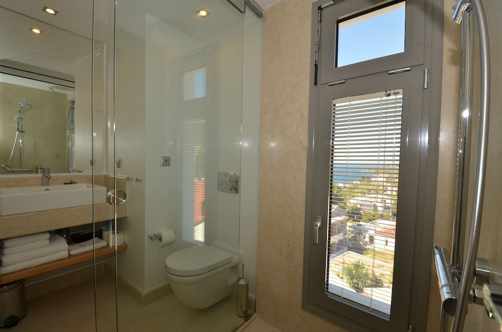 Deluxe Suite - Photo 3