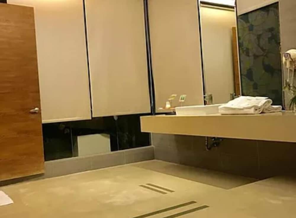 Deluxe Quadruple Room photo 2