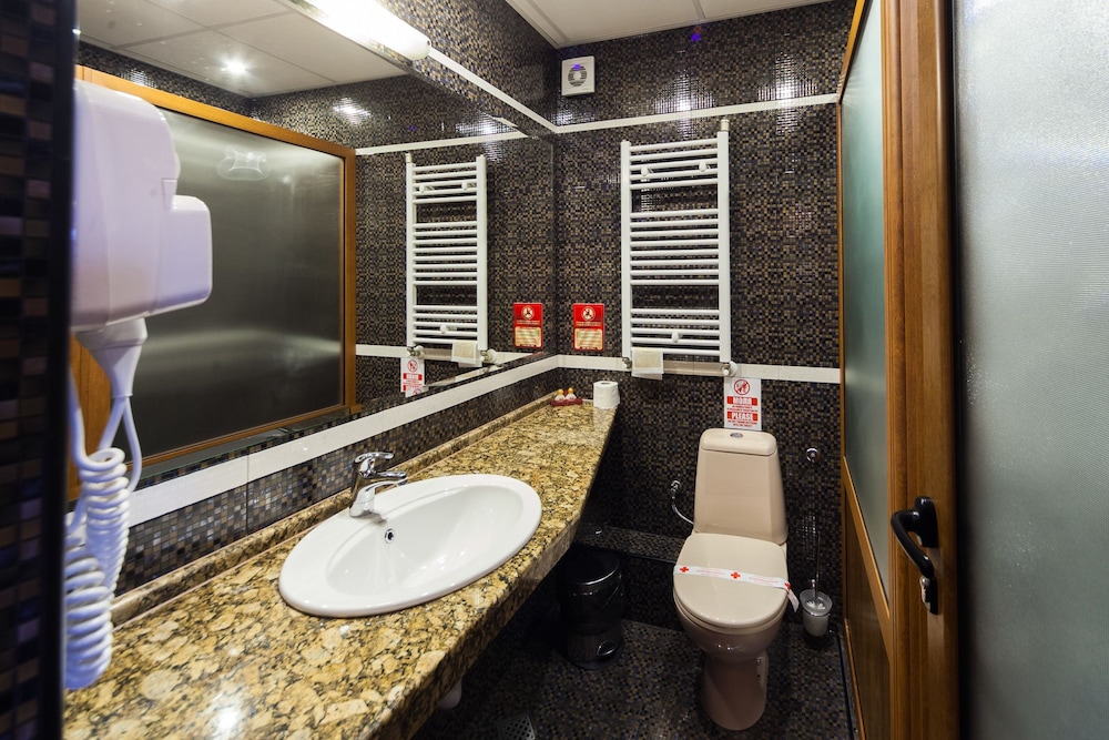 Luxury Double or Twin Room photo 3