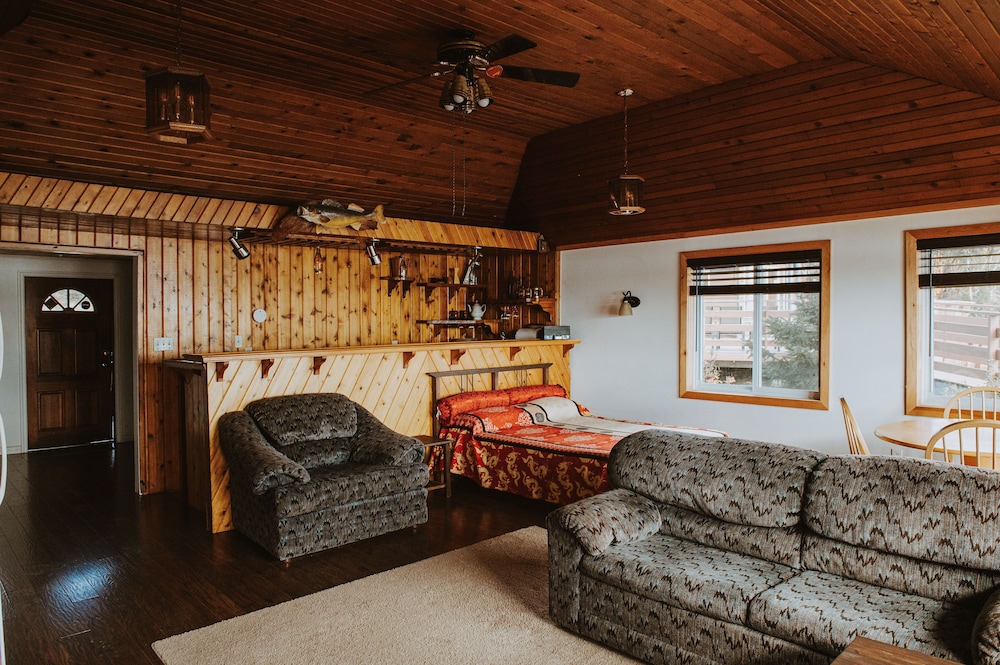 Traditional Studio Suite, Lake View photo 3