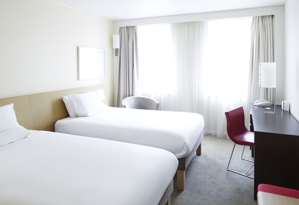 Executive Room, 1 King Bed - Photo 7