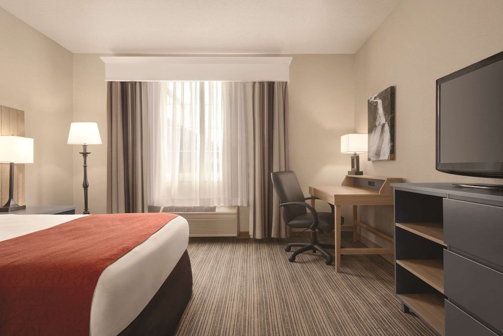 Room, 1 Queen Bed, Non Smoking - Photo 1