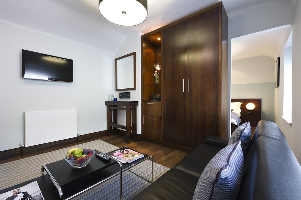 Business Studio - Photo 2