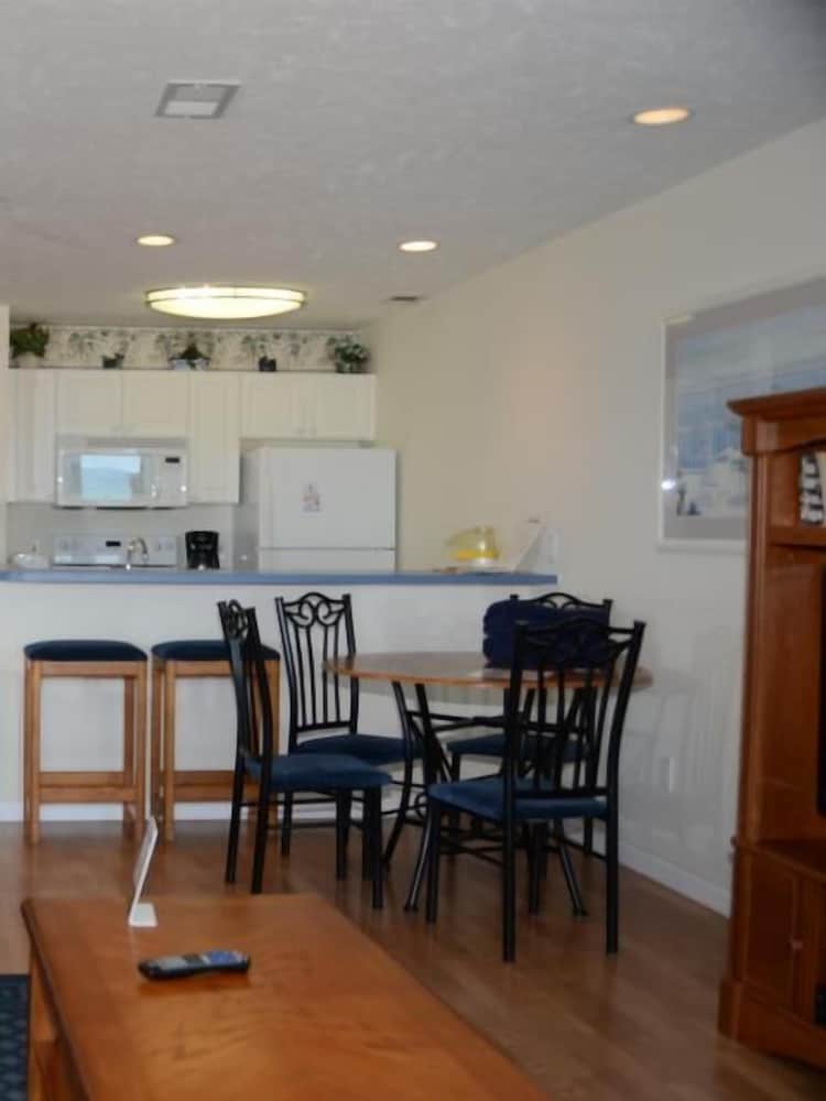 Deluxe Condo, 1 Bedroom, Bay View photo 2