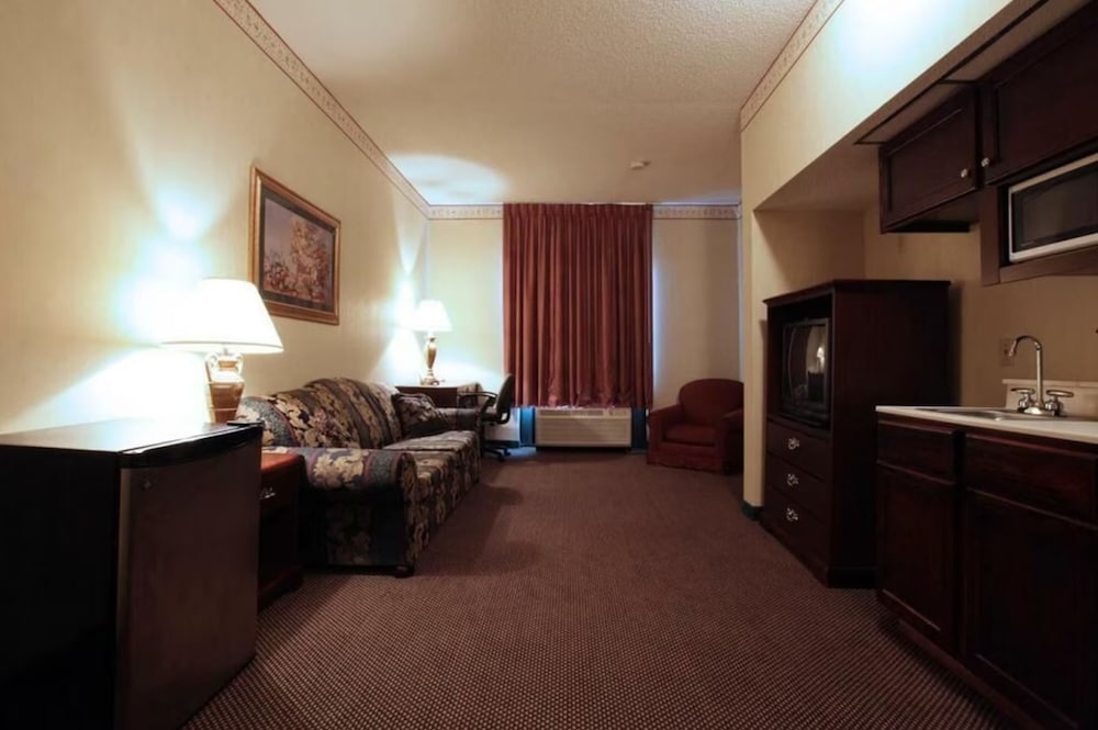 Suite - Photo 3