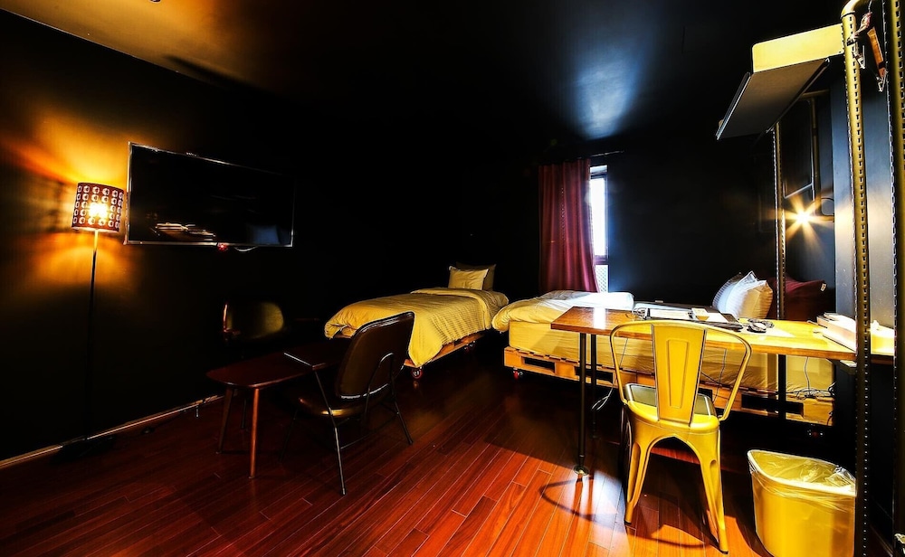 Premium Twin Room photo 2