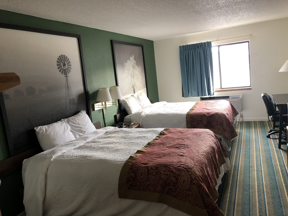 Double Room With Two Queens Beds - Photo 1