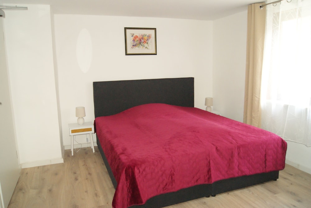 Comfort Room, 1 King Bed photo 3
