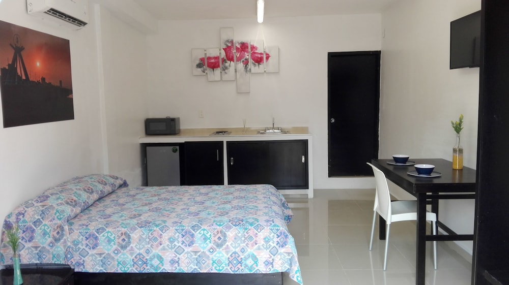 Family Suite, 1 Bedroom, Kitchen, City View photo 1