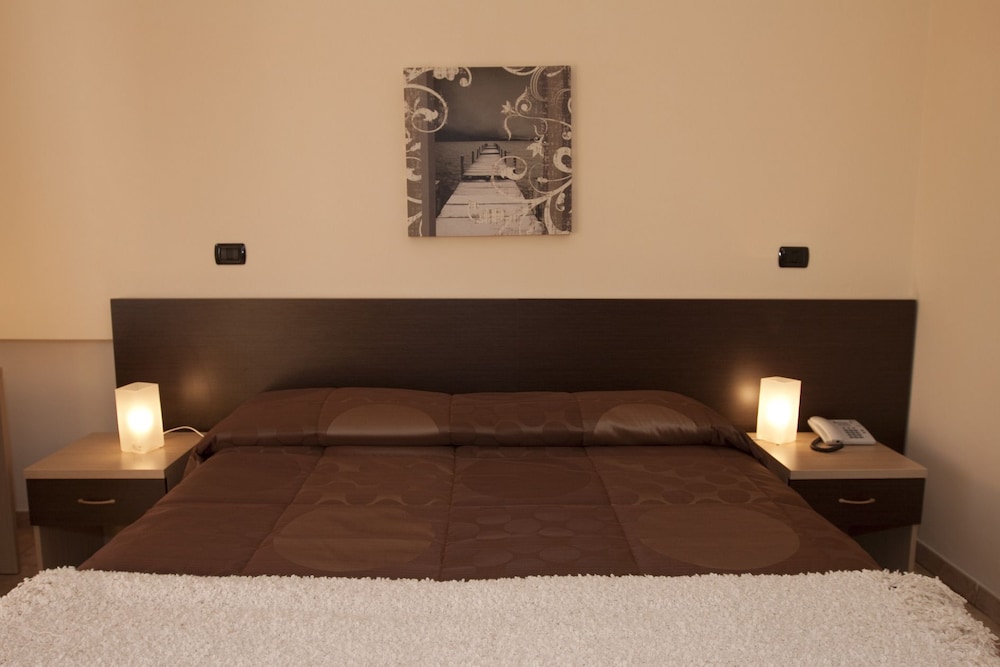 Standard Double Room Single Use photo 2