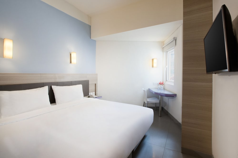 Smart Room Hollywood
