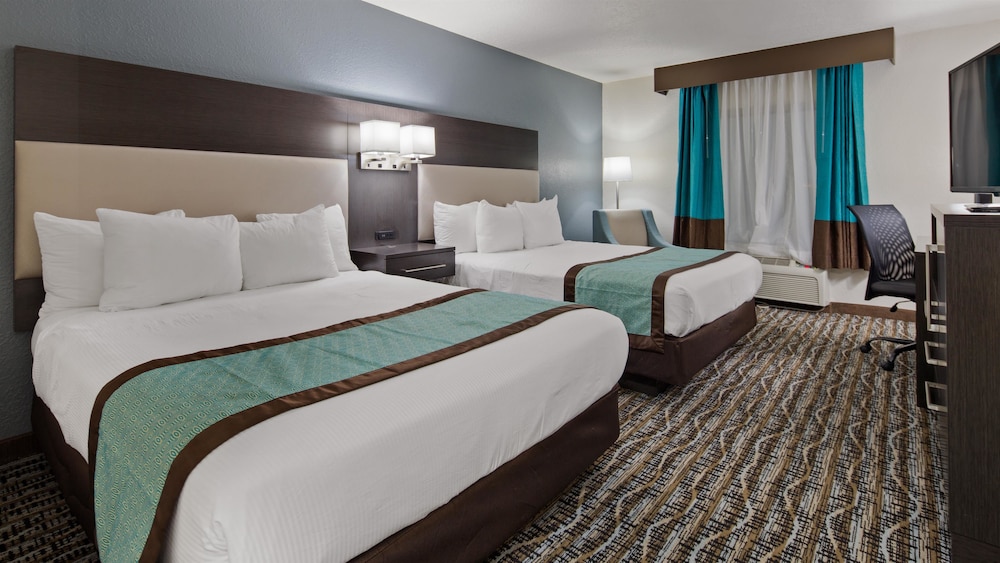 Standard Room, 2 Queen Beds, Non Smoking, Refrigerator & Microwave (Pet Friendly) - Photo 2