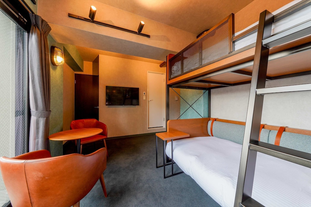 Bunk Bed with 1 Double Bed- Greystone(Please see policies and room information before you book) - Photo 18
