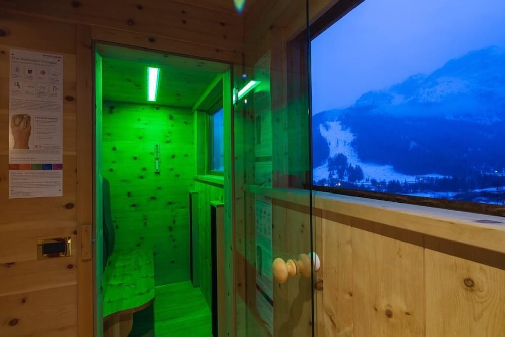 Luxury Studio Suite, Sauna photo 2