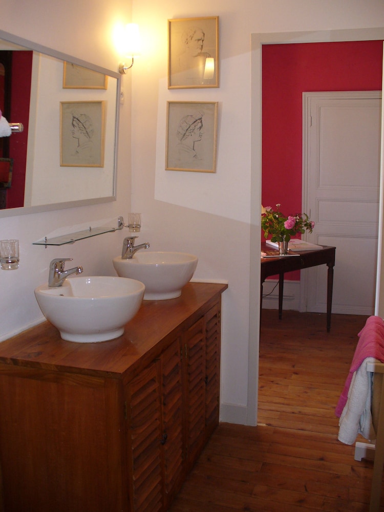 Romantic Double Room, Pool View (Chambre Rouge) photo 3