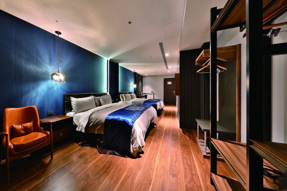 Luxury Twin Room, 2 Queen Beds photo 2