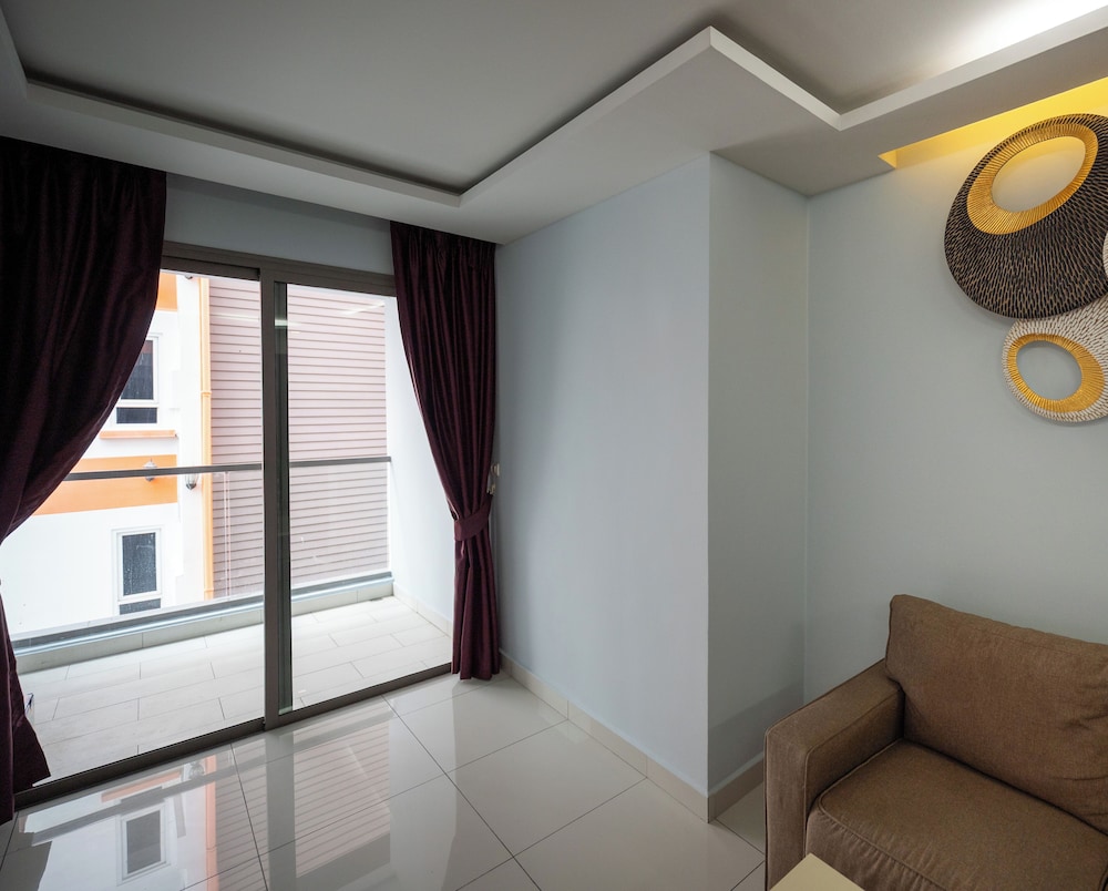 Classic Apartment, Balcony, City View